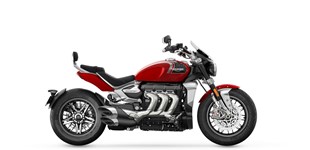 Triumph Rocket 3 GT 2023 vs Honda GL 1800 Goldwing Tour DCT 2019 Triumph Rocket 3 GT 2023 vs Honda GL 1800 Goldwing Tour DCT 2019