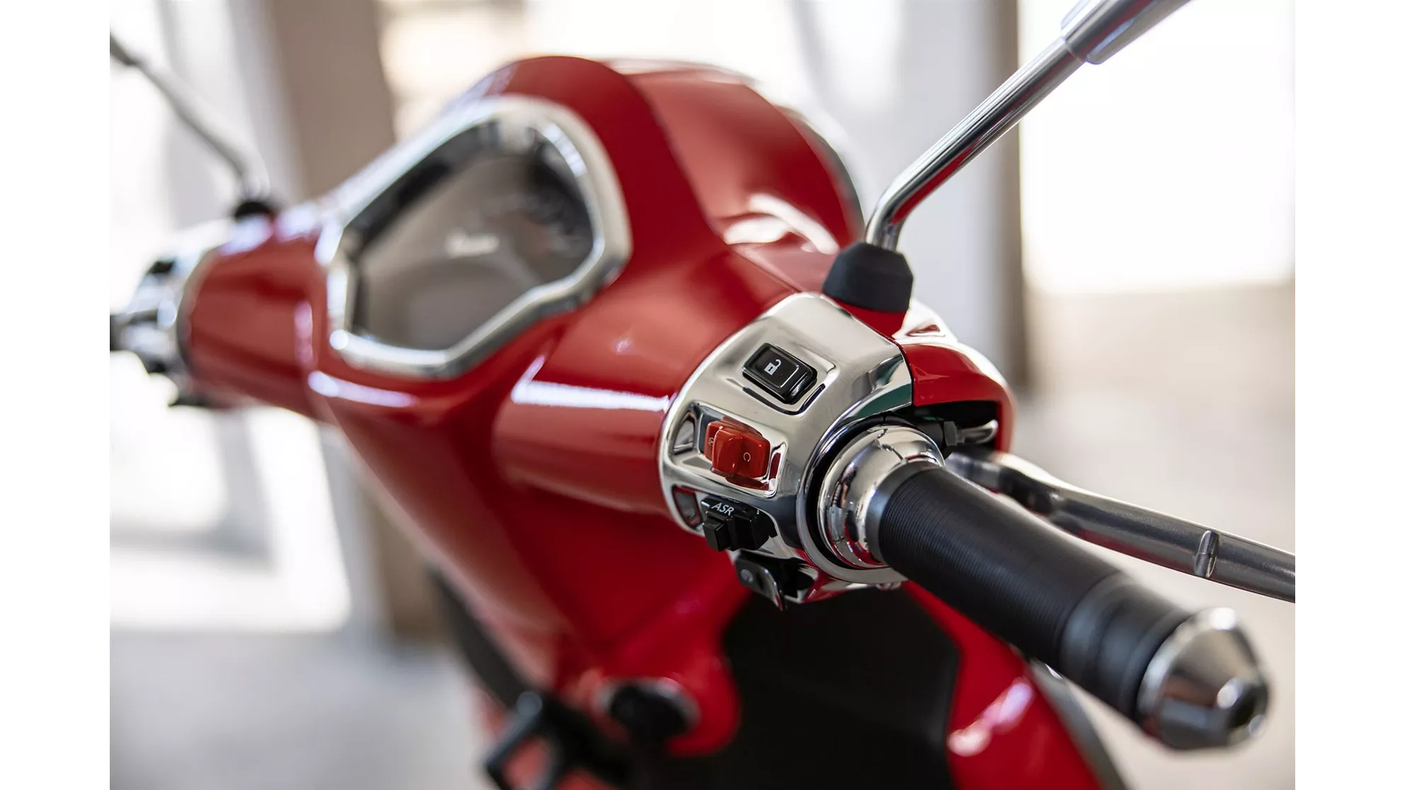 Vespa GTS 300 Super - Image 5 Vespa GTS 300 Super - Image 5