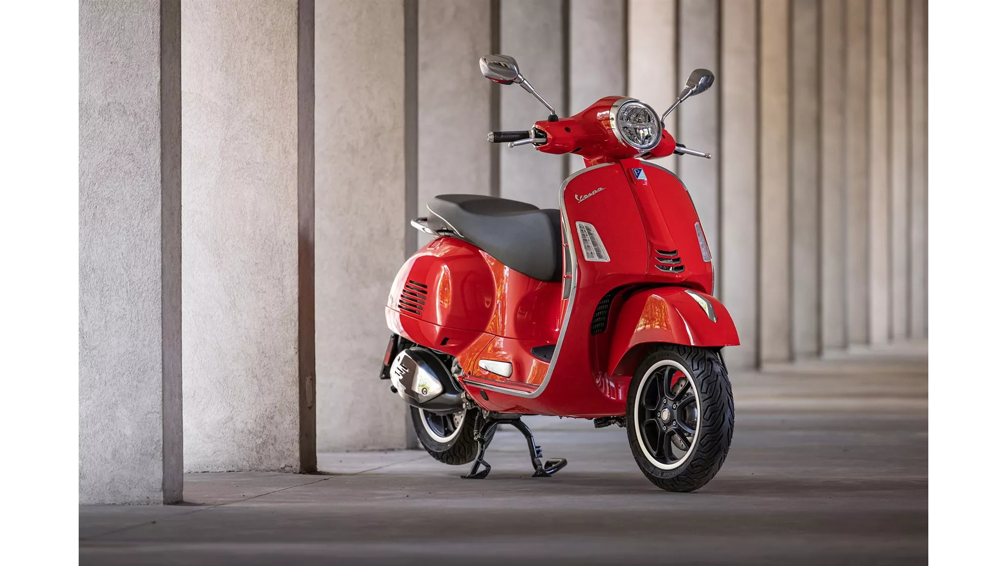 Vespa GTS 300 Super - Image 3 Vespa GTS 300 Super - Image 3