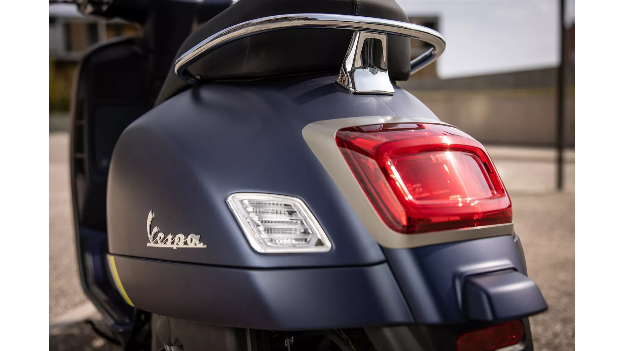 Vespa GTS 300 Super Tech - Image 6 Vespa GTS 300 Super Tech - Image 6