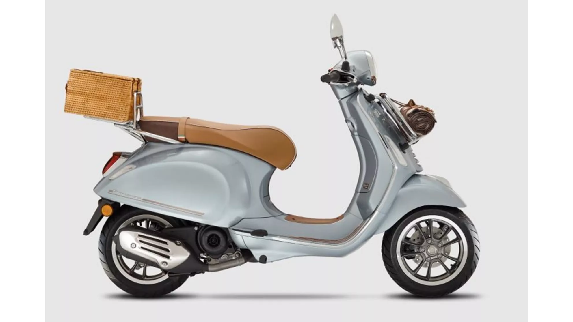 Vespa Primavera 50 Pic Nic - Image 1 Vespa Primavera 50 Pic Nic - Image 1