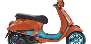 Vespa Primavera 50 Color Vibe 2023 vs Aprilia SR 50 R 2016