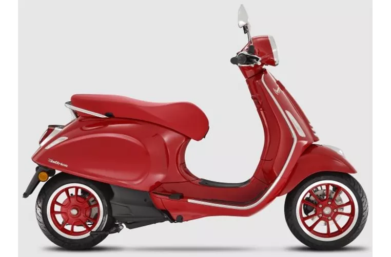 Vespa Elettrica RED 70km/h 2023 Vespa Elettrica RED 70km/h 2023
