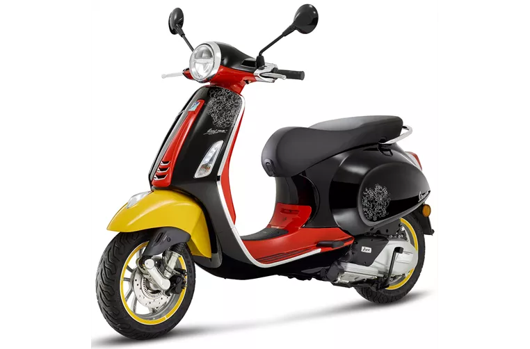 Vespa Primavera 50 Disney Mickey Mouse Edition 2023 Vespa Primavera 50 Disney Mickey Mouse Edition 2023