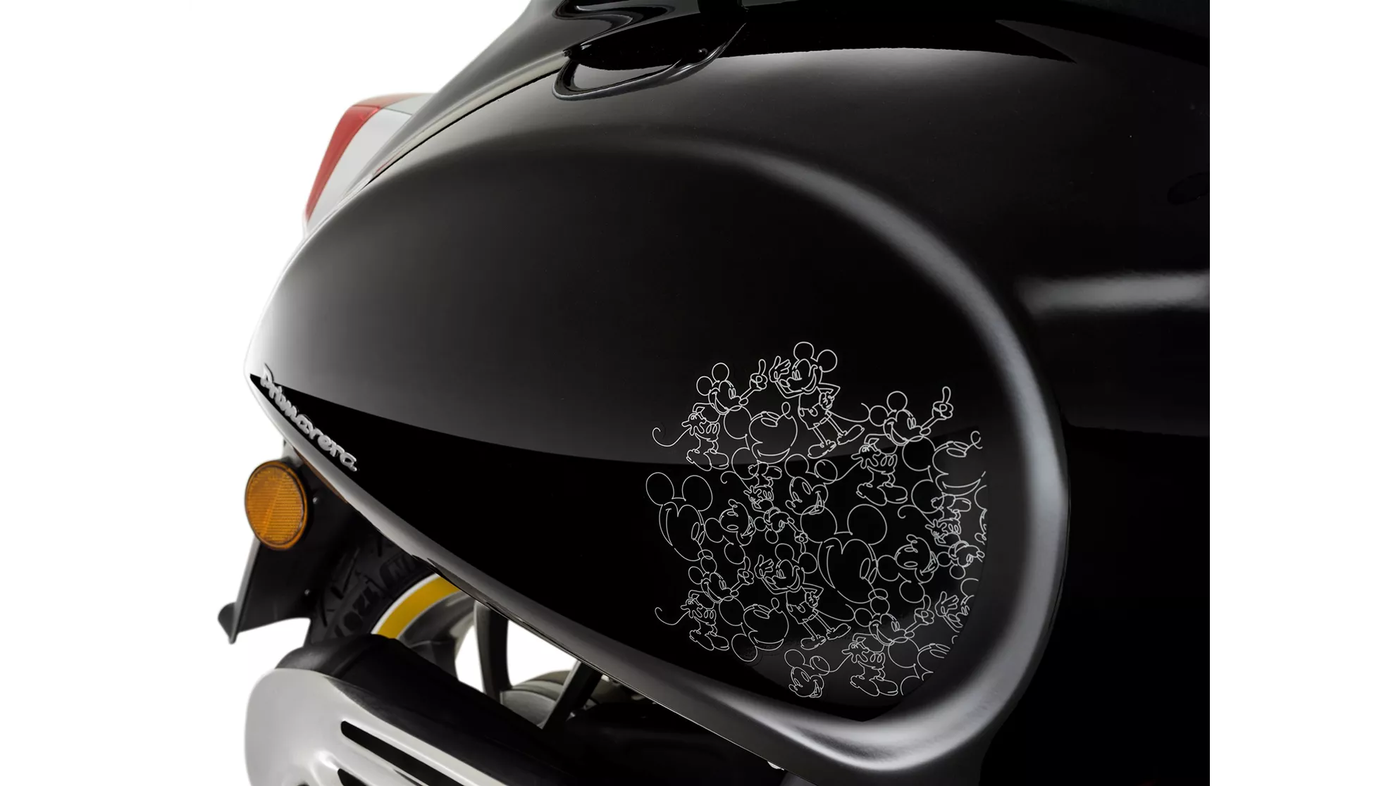 Vespa Primavera 50 Disney Mickey Mouse Edition - Image 6 Vespa Primavera 50 Disney Mickey Mouse Edition - Image 6