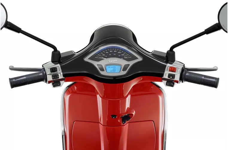 Vespa Primavera 125 Disney Mickey Mouse Edition 2023 Vespa Primavera 125 Disney Mickey Mouse Edition 2023