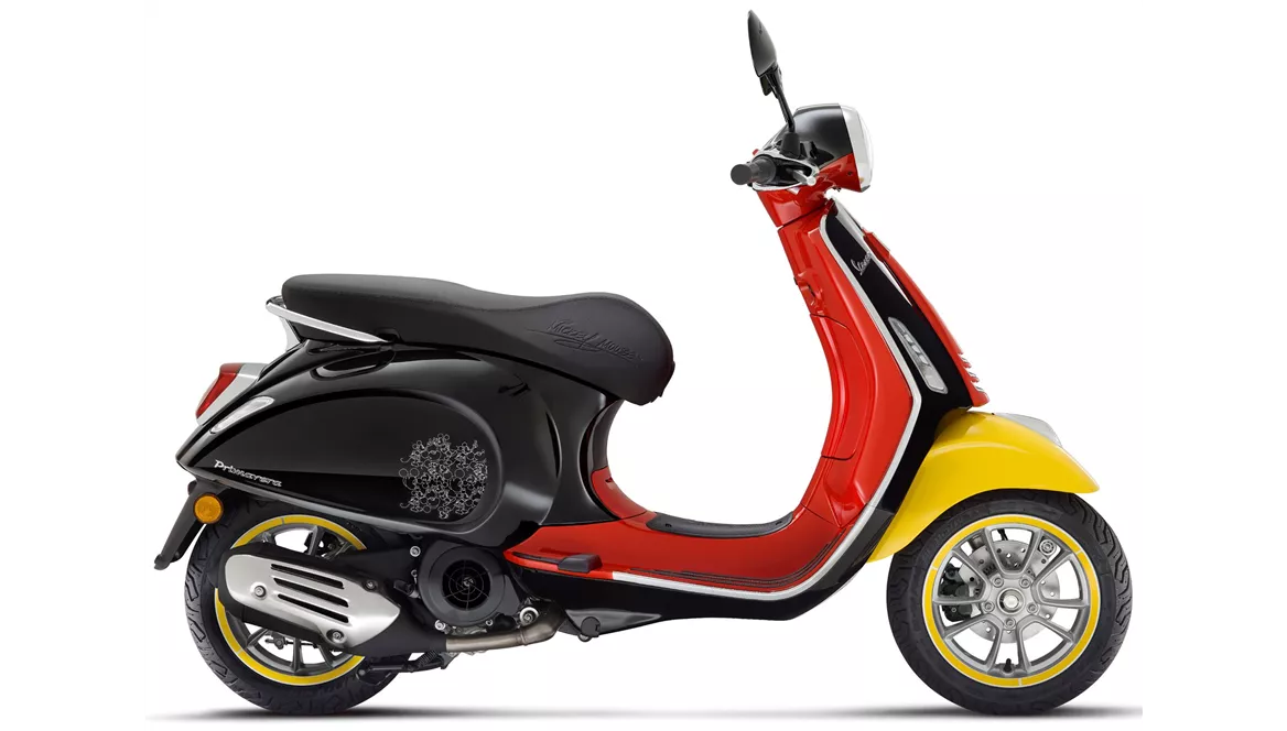 Vespa Primavera 150 Disney Mickey Mouse Edition 2023 Vespa Primavera 150 Disney Mickey Mouse Edition 2023