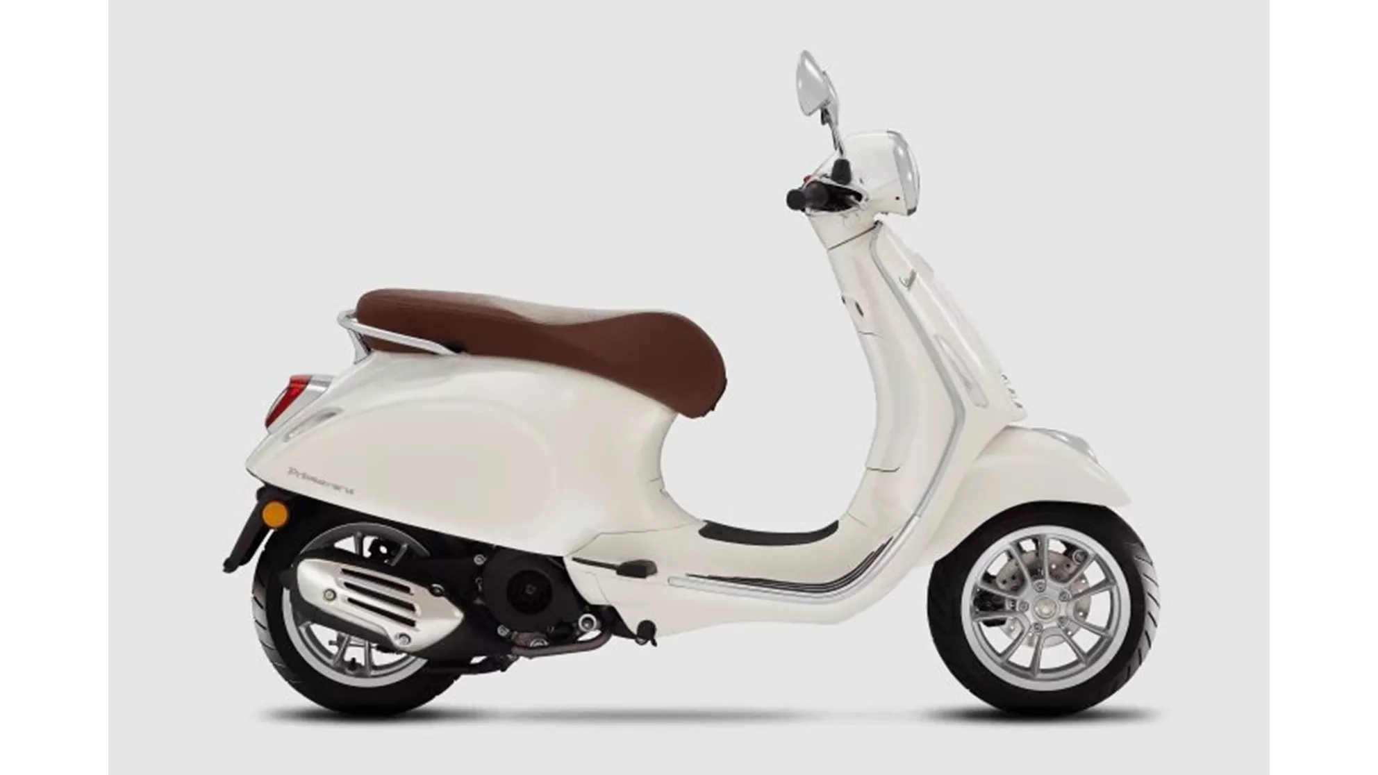 Vespa Primavera 150 - Image 2 Vespa Primavera 150 - Image 2