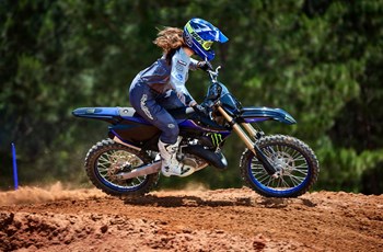 Yamaha YZ125 Monster Energy Yamaha Racing Edition 2023 - Bild 3 Yamaha YZ125 Monster Energy Yamaha Racing Edition 2023 - Bild 3