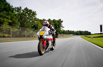 Yamaha R1 World GP 60th Anniversary 2023 - Bild 10 Yamaha R1 World GP 60th Anniversary 2023 - Bild 10