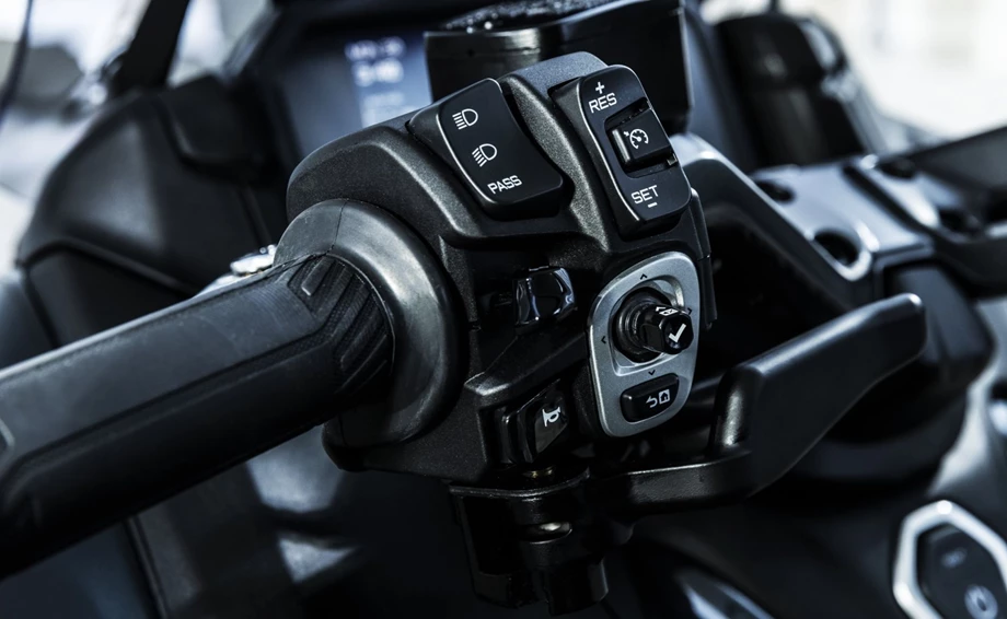 Yamaha TMAX Tech MAX Bild 5: Yamaha TMAX Tech MAX
