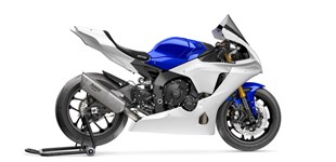 Ducati Panigale V4 2022 vs Yamaha R1 GYTR 2023