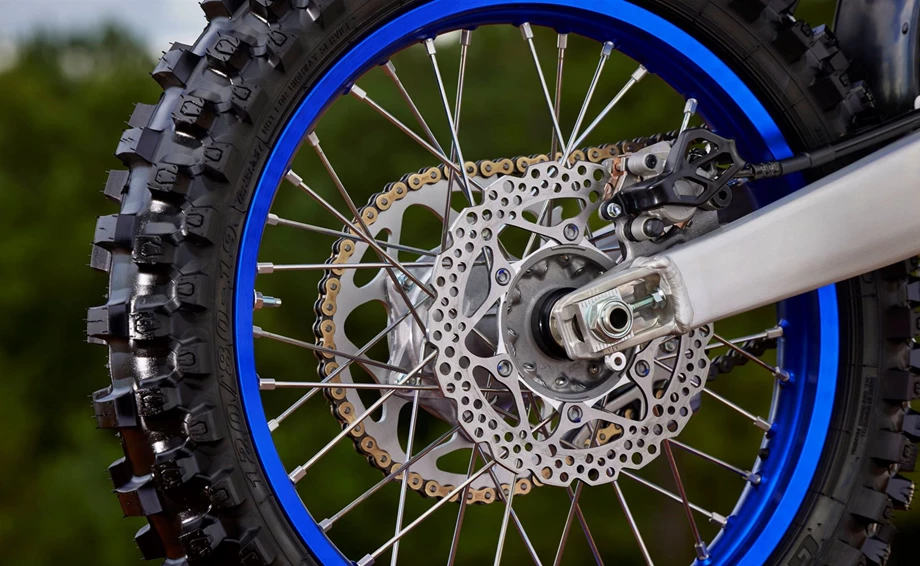 Yamaha YZ450F Bild 9: Yamaha YZ450F