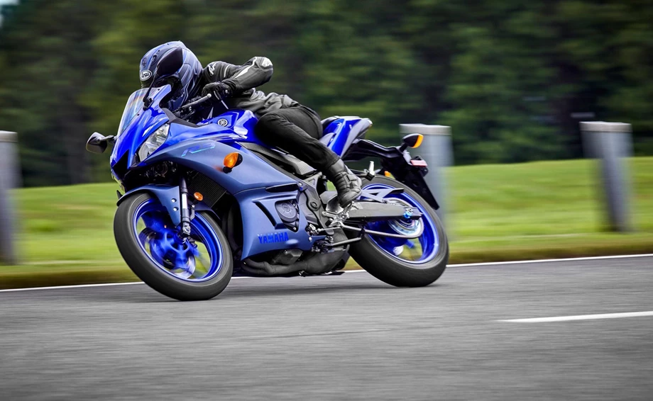 Yamaha R3 Bild 2: Yamaha R3