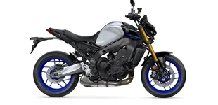 Kawasaki Z900 RS 2019 vs Yamaha MT-09 SP 2023 Kawasaki Z900 RS 2019 vs Yamaha MT-09 SP 2023