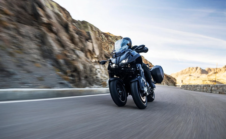 Yamaha Niken GT Bild 2: Yamaha Niken GT