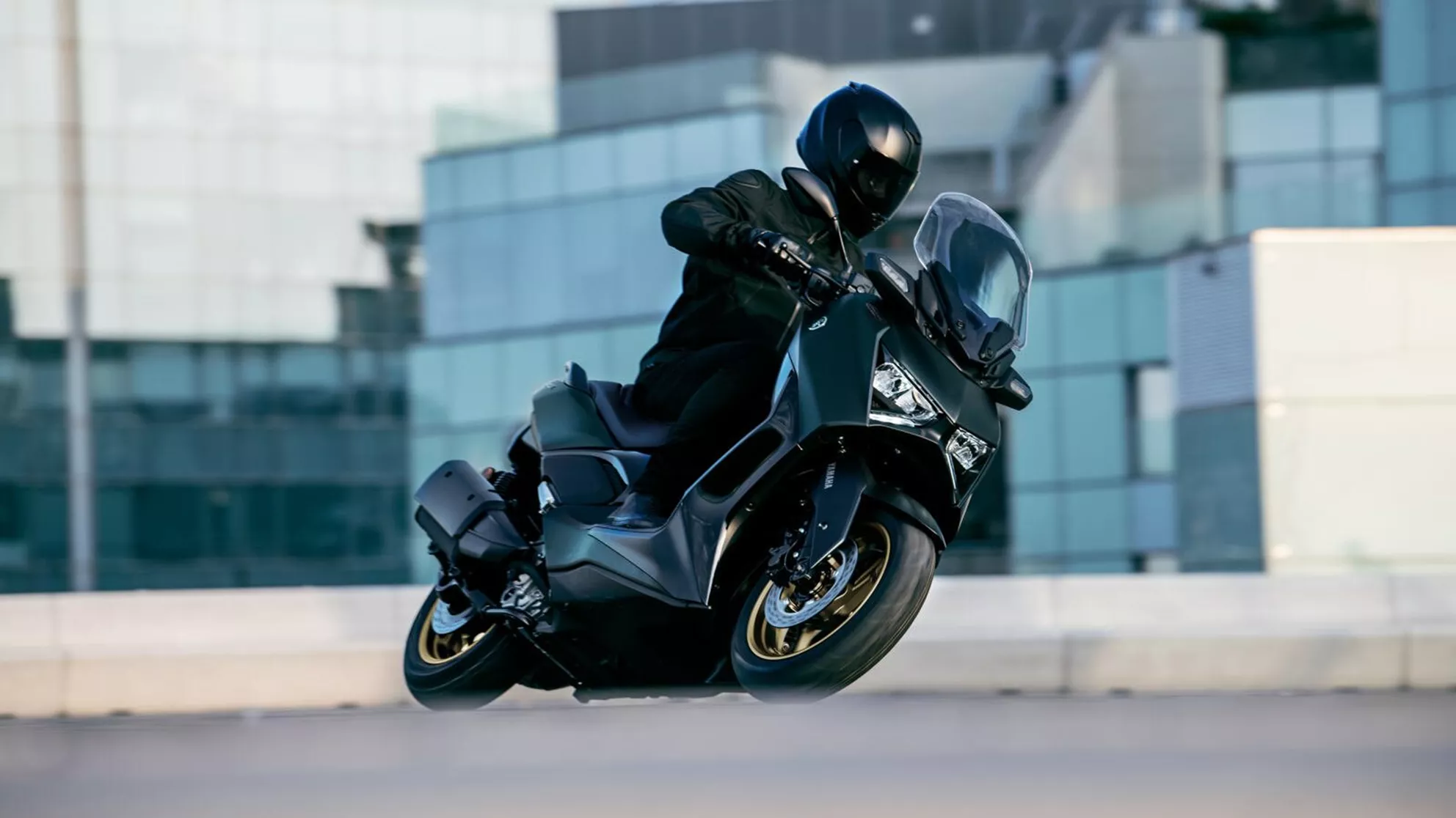 Yamaha XMAX 300 Tech MAX - Image 1 Yamaha XMAX 300 Tech MAX - Image 1