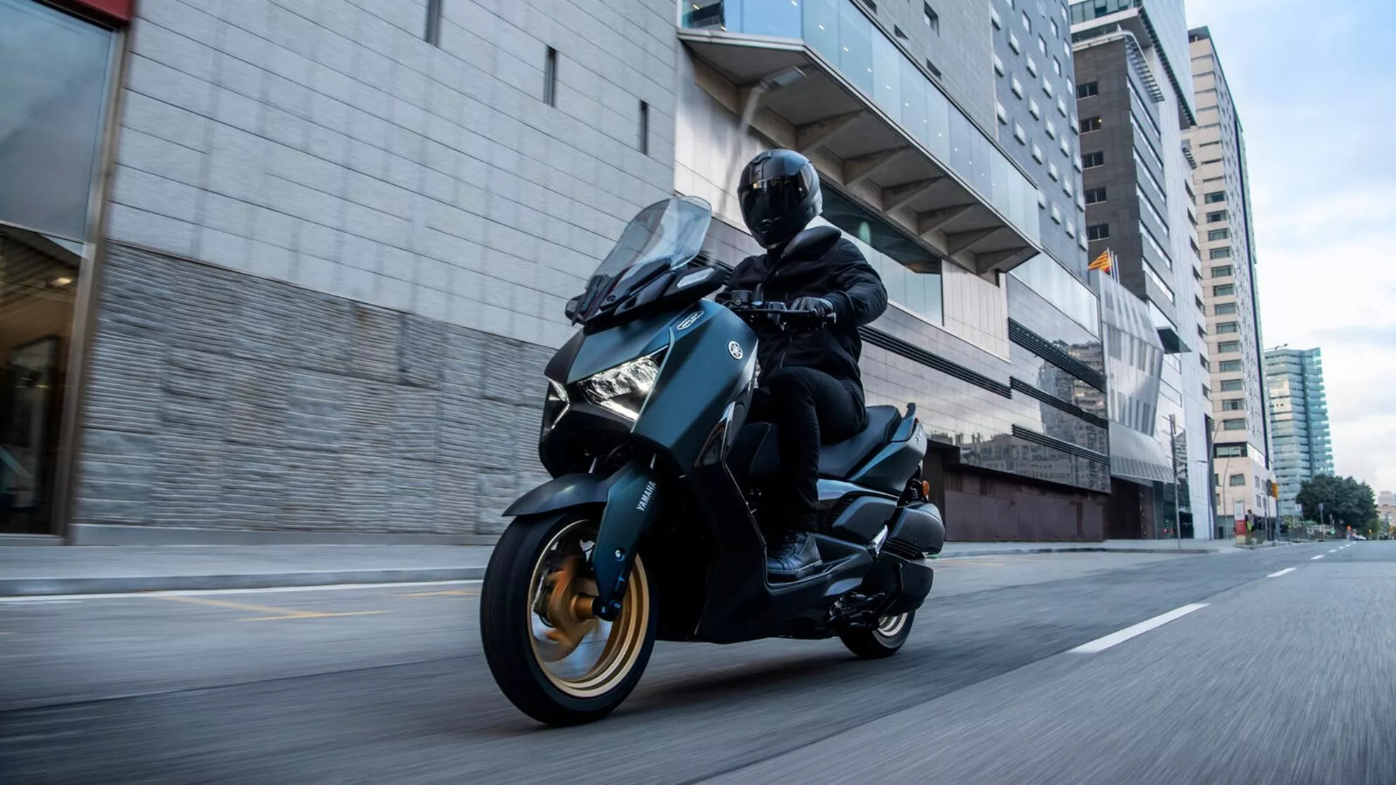 Yamaha XMAX 300 Tech MAX - Image 4 Yamaha XMAX 300 Tech MAX - Image 4