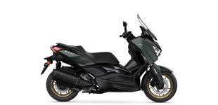Honda X-ADV 2023 vs Yamaha XMAX 300 Tech MAX 2023