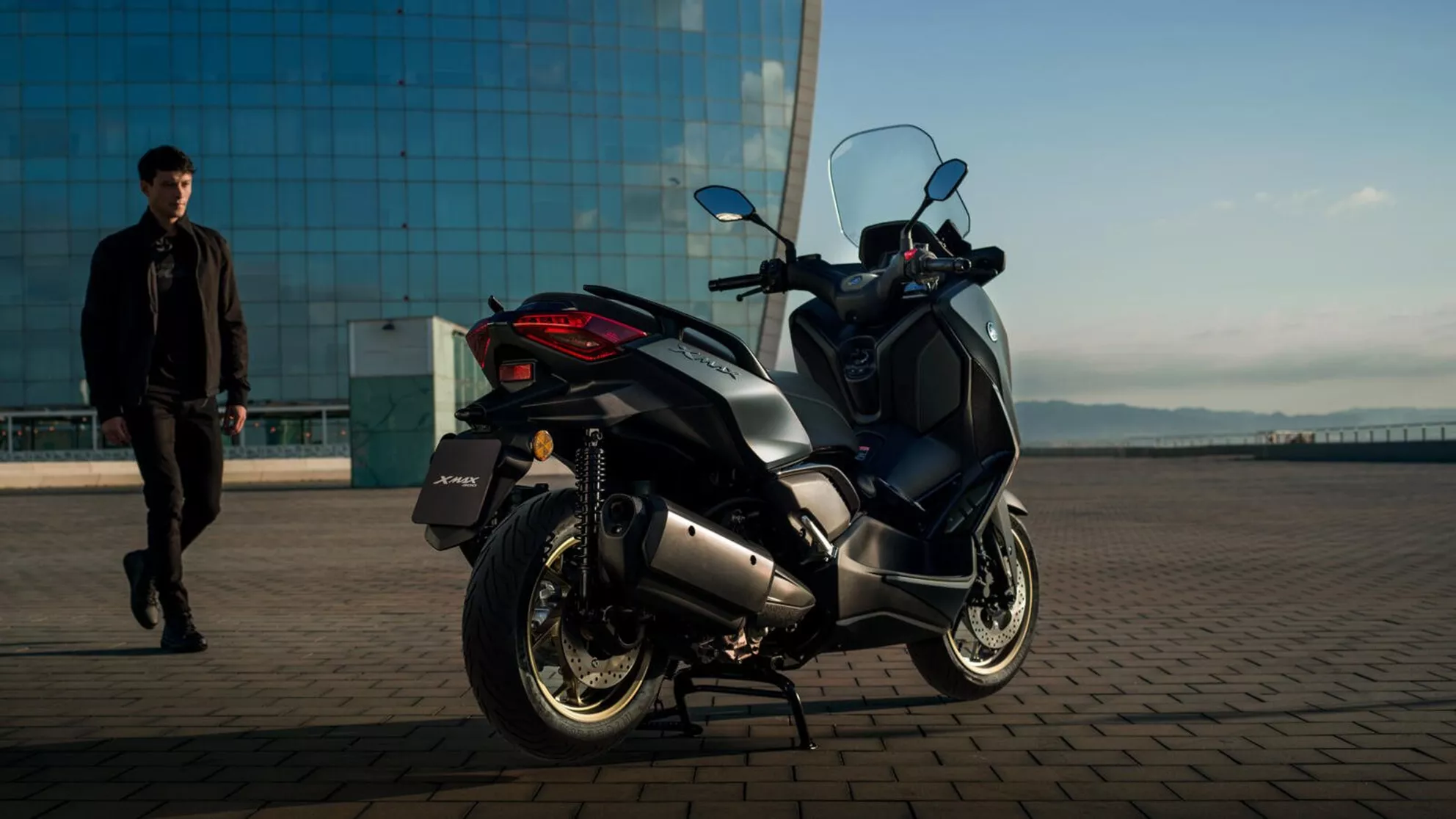 Yamaha XMAX 300 Tech MAX - Image 13 Yamaha XMAX 300 Tech MAX - Image 13