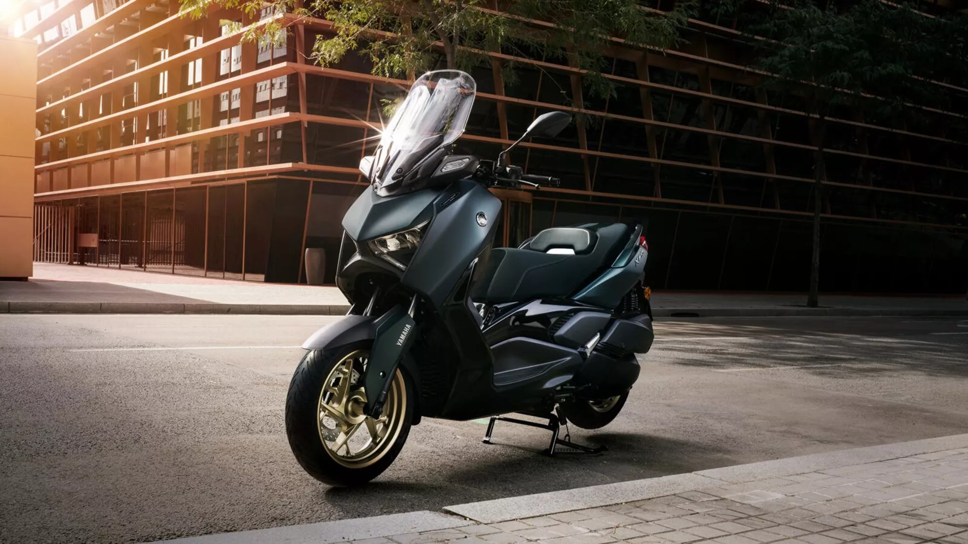 Yamaha XMAX 300 Tech MAX - Image 17 Yamaha XMAX 300 Tech MAX - Image 17