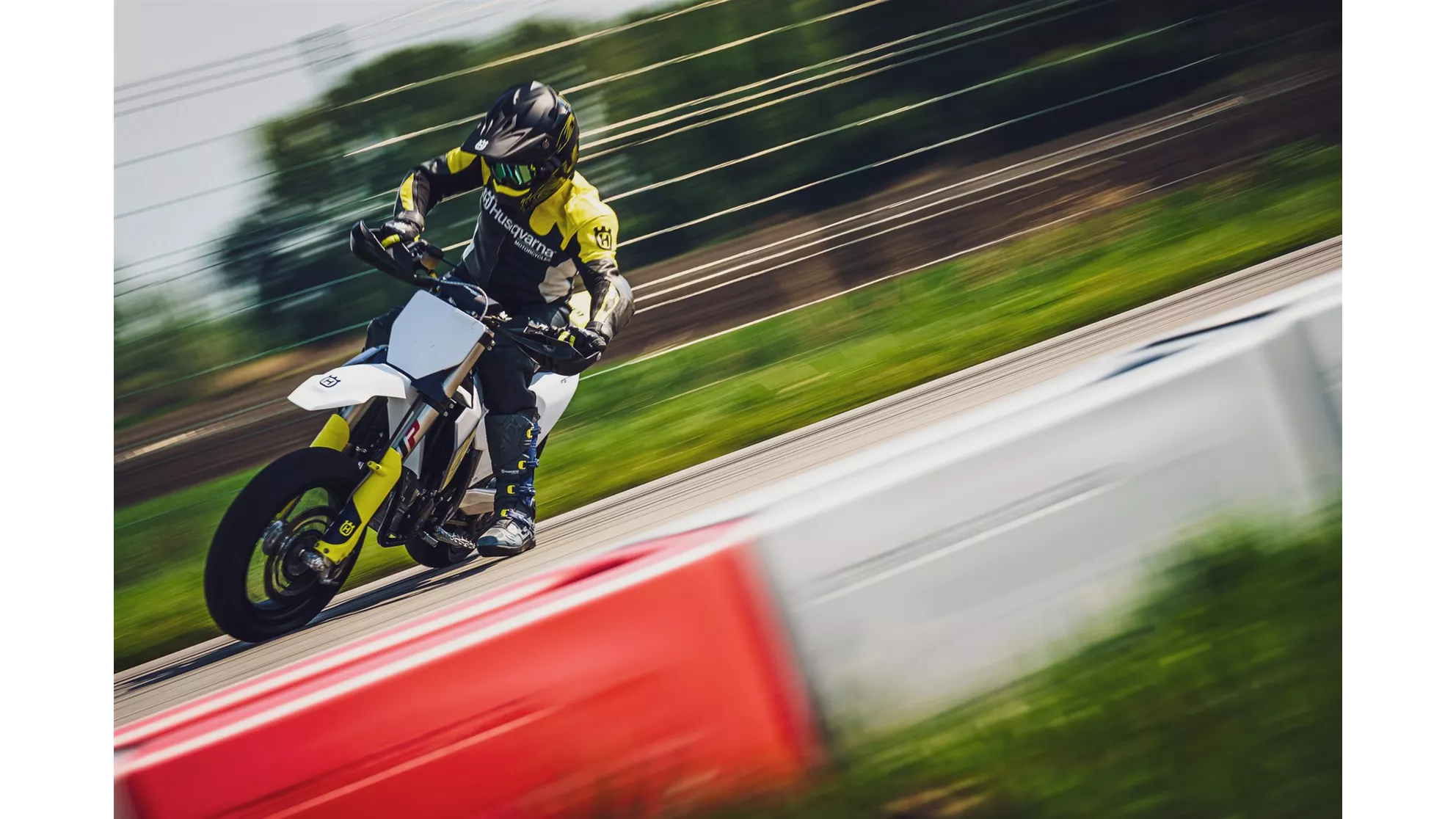 Husqvarna FS 450 - Image 1 Husqvarna FS 450 - Image 1