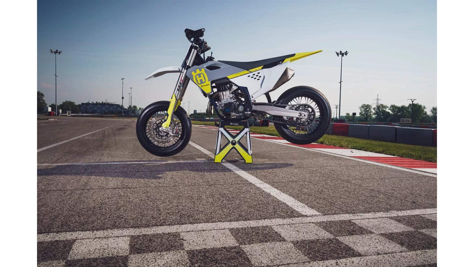 Husqvarna FS 450 - Image 11 Husqvarna FS 450 - Image 11