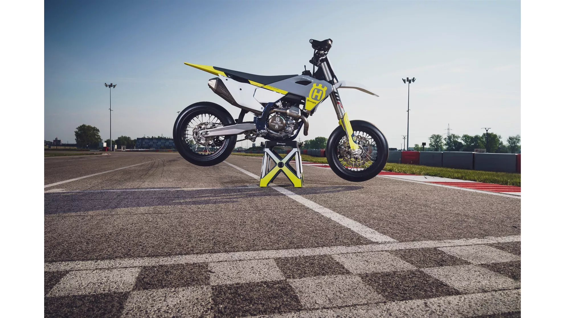 Husqvarna FS 450 - Image 13 Husqvarna FS 450 - Image 13