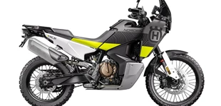Husqvarna Norden 901 2023 vs KTM 1390 Super Adventure S EVO 2025 Husqvarna Norden 901 2023 vs KTM 1390 Super Adventure S EVO 2025