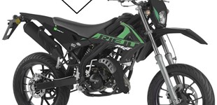 Rieju MRT 50 2023 vs Beta RR Motard 2T 50 Track 2025