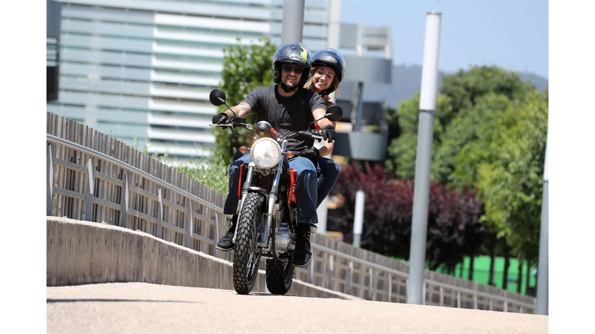 Rieju Tango 125i - Image 2 Rieju Tango 125i - Image 2