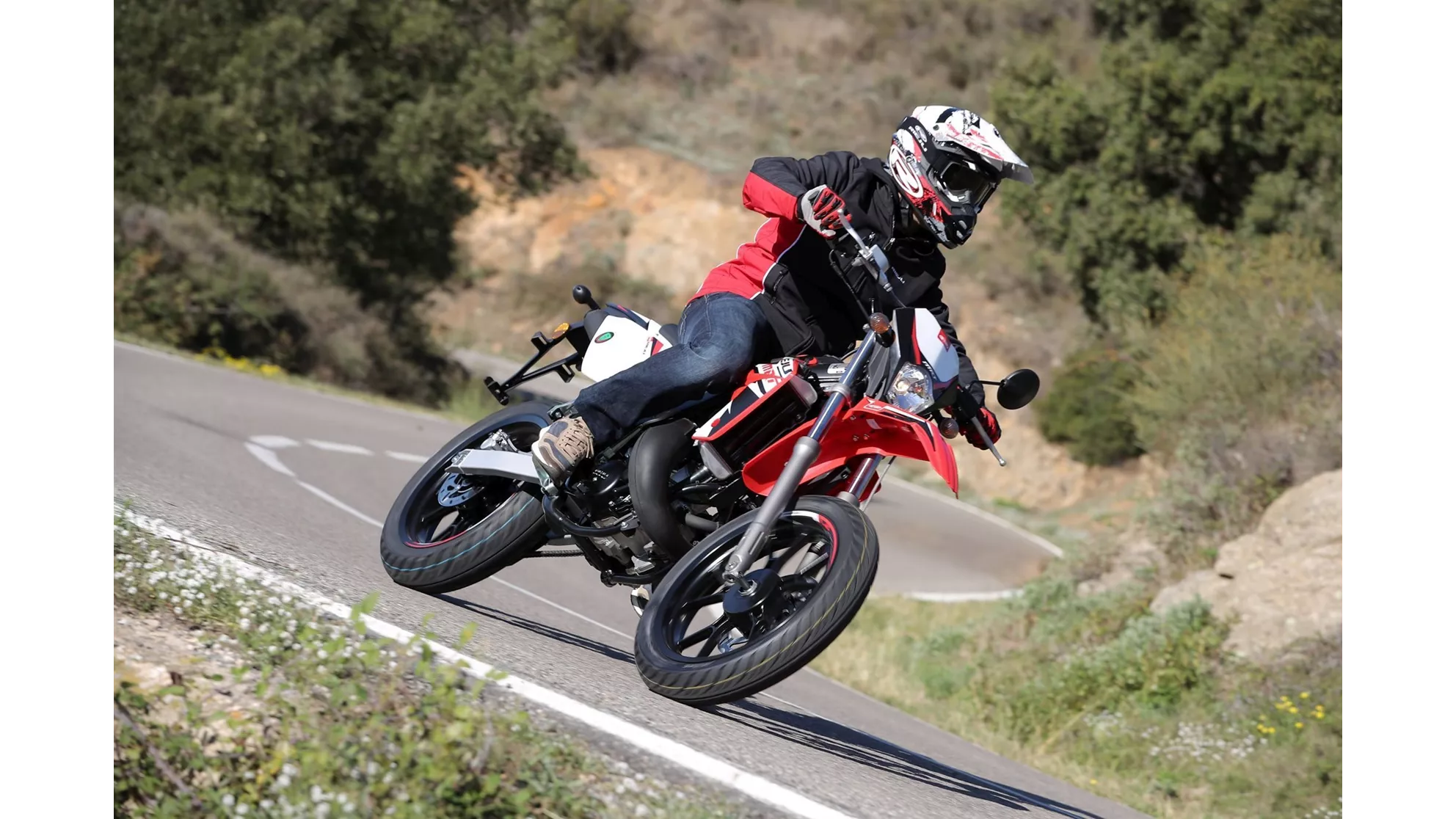 Rieju MRT 50 SM - Image 3 Rieju MRT 50 SM - Image 3