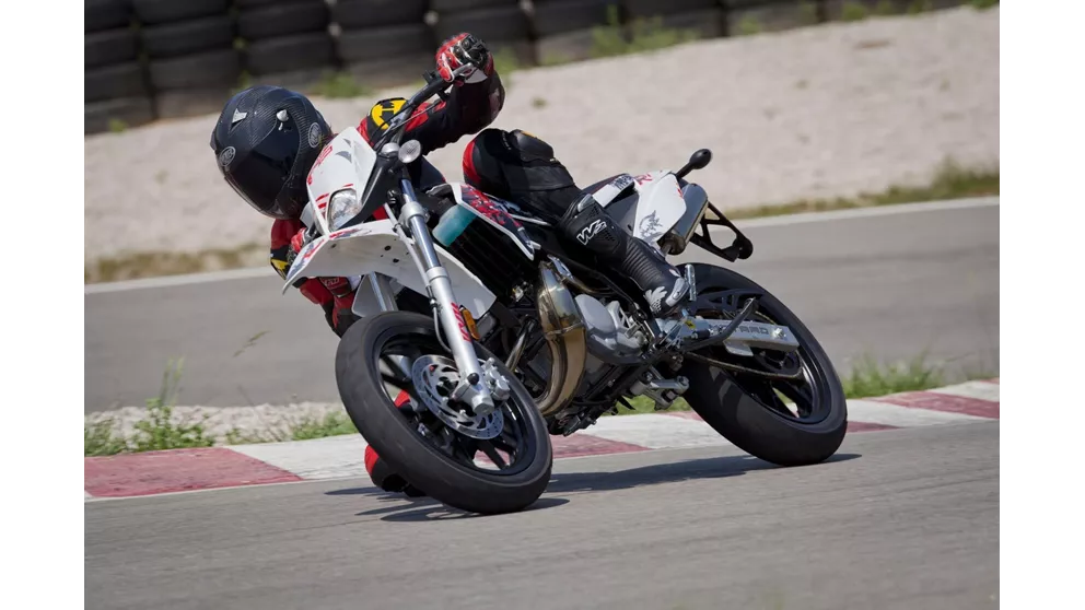 Drd Build Derbi Senda DRD Racing 50 SM - données techniques, prix, critiques