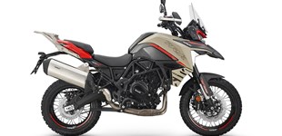 CFMOTO UForce 800 V2 EFI 4x4 2016 vs Benelli TRK 702 X 2023