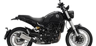 Benelli Leoncino 500 Trail 2023 vs Kawasaki Z650 RS 2025
