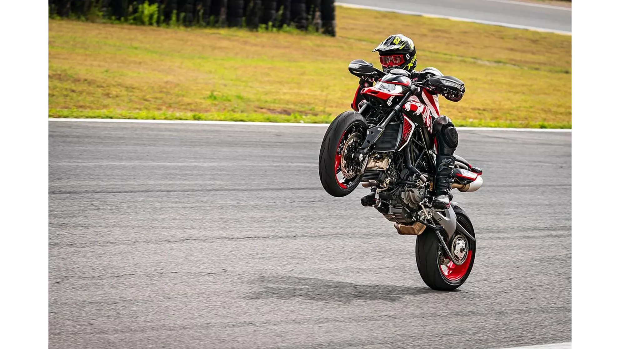 Ducati Hypermotard 950 RVE - Image 7 Ducati Hypermotard 950 RVE - Image 7