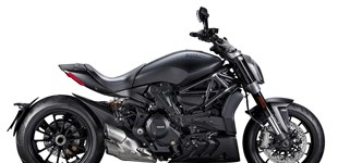 Ducati XDiavel Dark 2023 vs Indian FTR 1200 S 2020