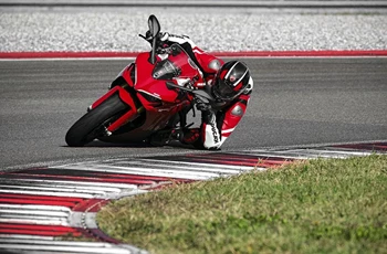Ducati SuperSport 950 S 2023 - Bild 19 Ducati SuperSport 950 S 2023 - Bild 19