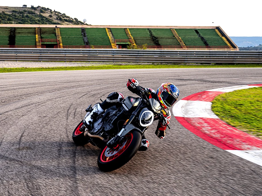Ducati Monster Bild 9: Ducati Monster