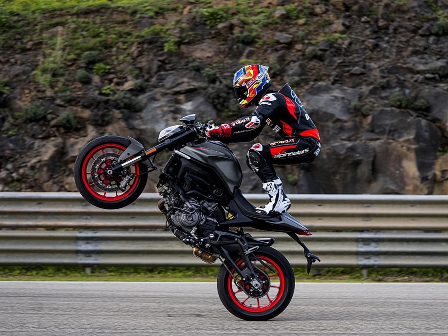 Ducati Monster + Bild 17: Ducati Monster +