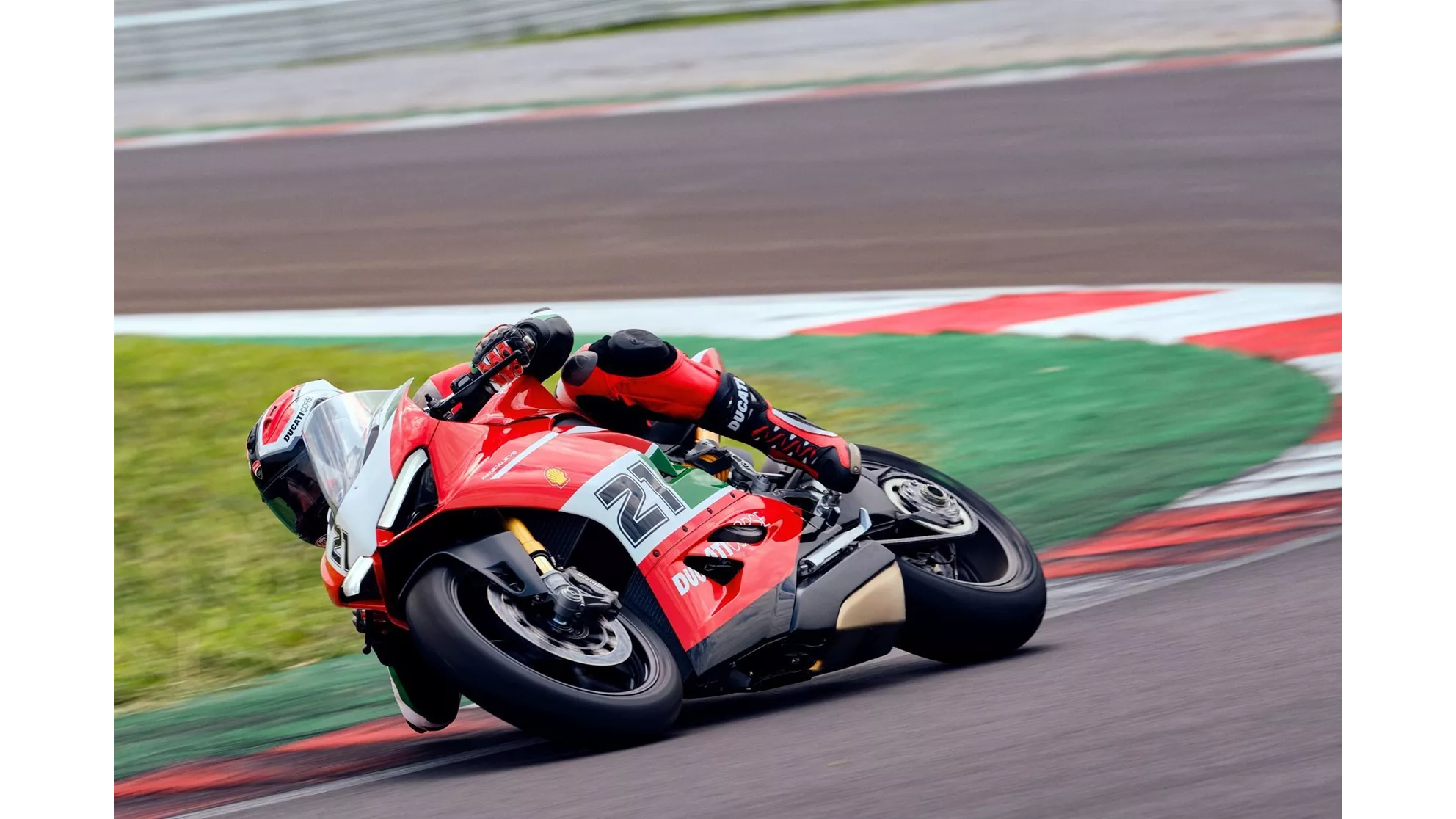 Ducati Panigale V2 Bayliss 1st Championship 20th Anniversary - Image 4 Ducati Panigale V2 Bayliss 1st Championship 20th Anniversary - Image 4