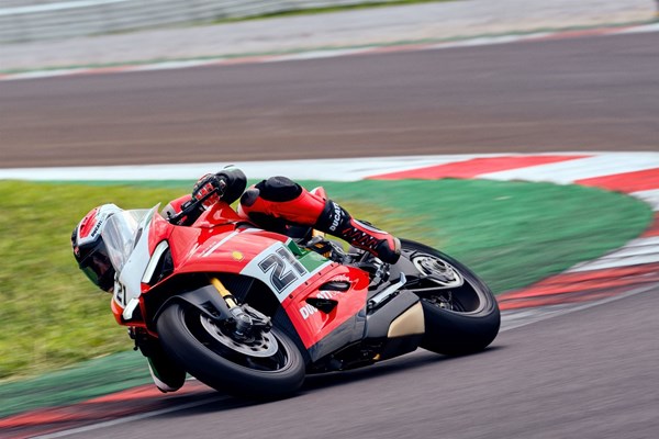 Ducati Panigale V2 Bayliss 1st Championship 20th Anniversary () - Bild 4