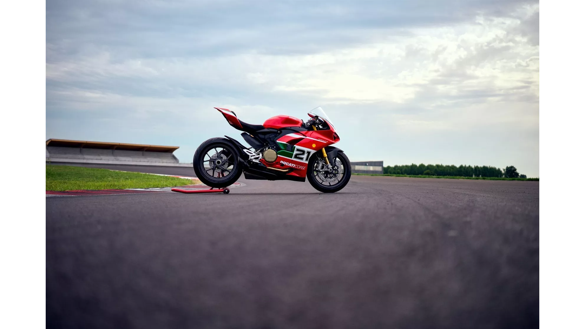 Ducati Panigale V2 Bayliss 1st Championship 20th Anniversary - Image 13