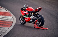 Ducati Panigale V2 Bayliss 1st Championship 20th Anniversary 2023 - Bild 25 Ducati Panigale V2 Bayliss 1st Championship 20th Anniversary 2023 - Bild 25