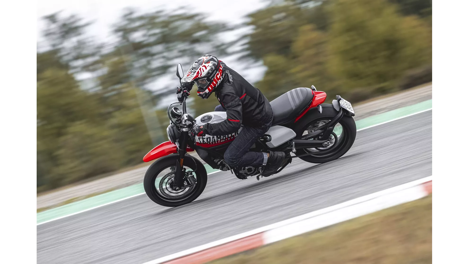 Ducati Scrambler Urban Motard - Image 14 Ducati Scrambler Urban Motard - Image 14