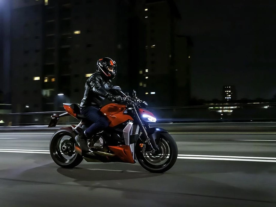 Ducati Streetfighter V2 Bild 2: Ducati Streetfighter V2