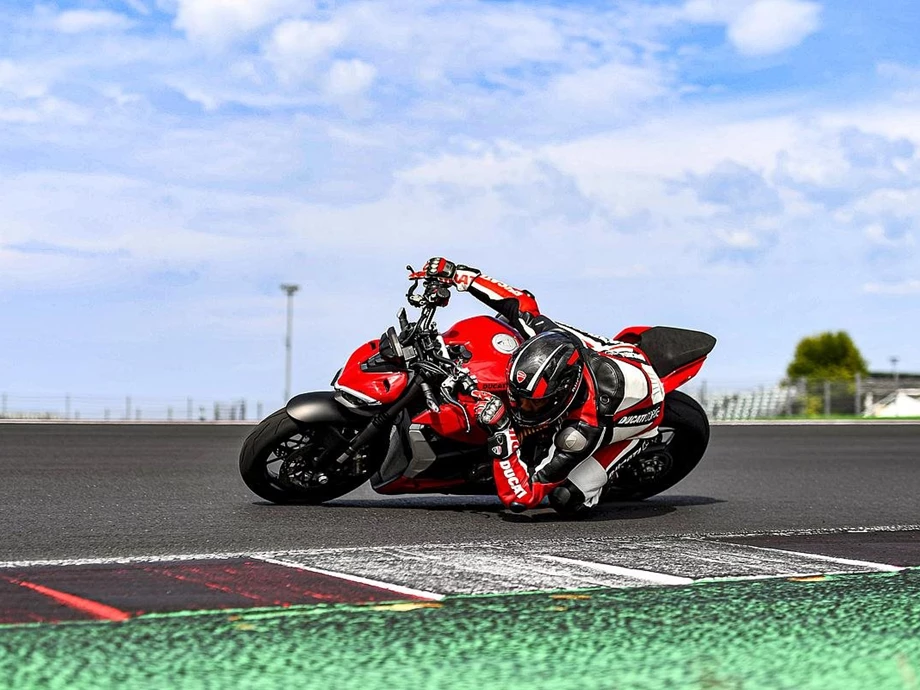 Ducati Streetfighter V2 Bild 16: Ducati Streetfighter V2