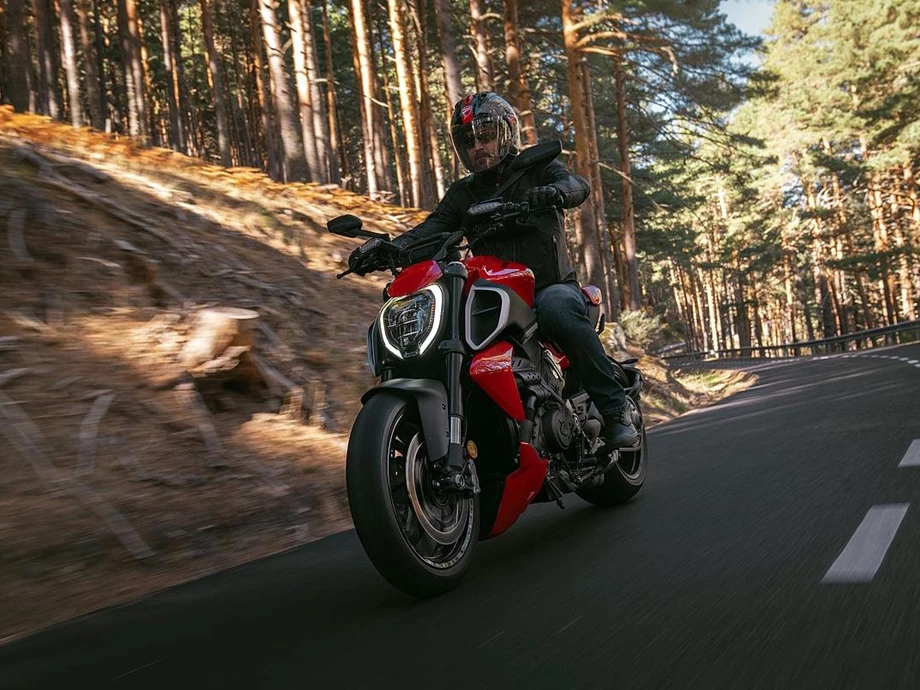 Ducati Diavel V4 Bild 2: Ducati Diavel V4