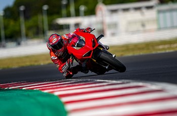 Ducati Panigale V4 S 2023 - Bild 3 Ducati Panigale V4 S 2023 - Bild 3