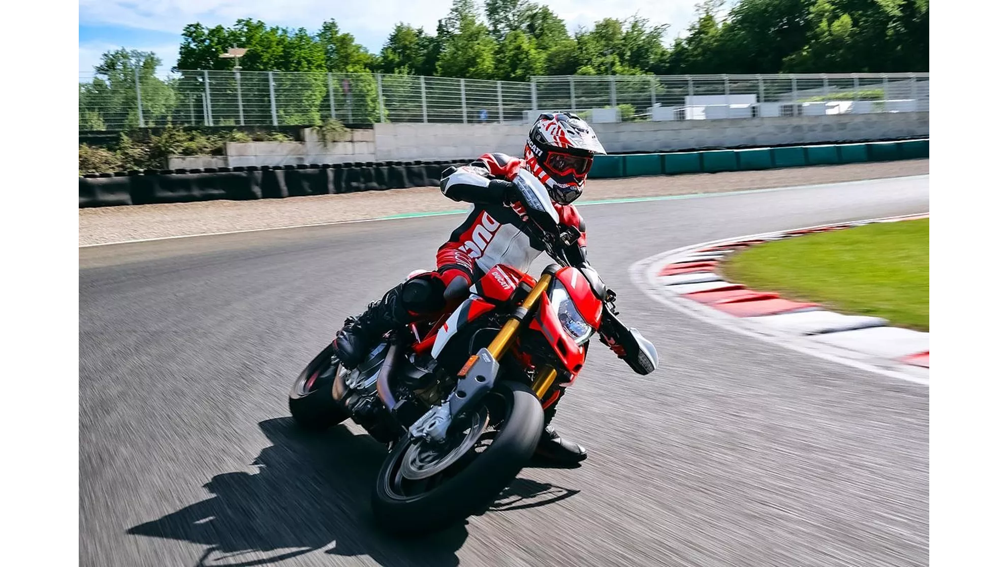 Ducati Hypermotard 950 SP - Image 8 Ducati Hypermotard 950 SP - Image 8
